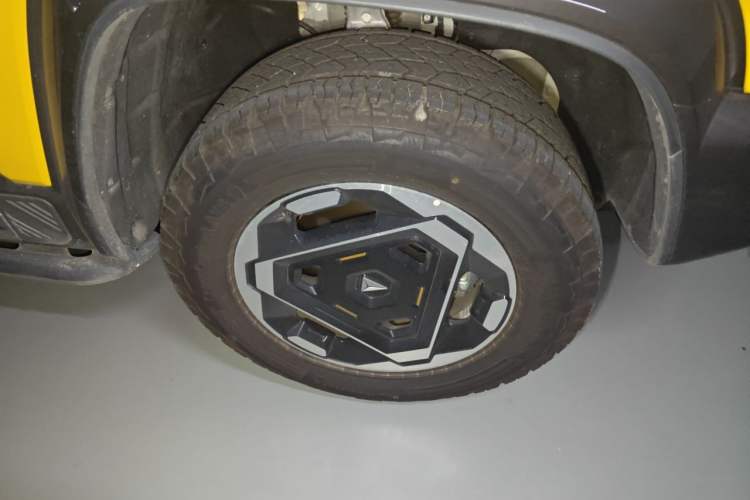 Used Deepal G318 2025 Worry-Free Cross-Country Edition Four-Wheel Drive Distant Mountains Version Right Front Wheel Hub