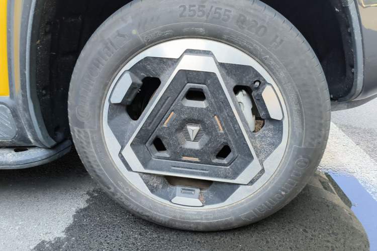 Used Deepal G318 2025 Worry-Free Adventure Edition Four-Wheel Drive Secret Realm Version Right Front Wheel Hub