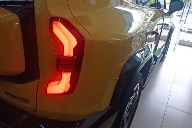 Used Deepal G318 2025 Worry-Free Adventure Edition Four-Wheel Drive Secret Realm Version Right Rear Taillight