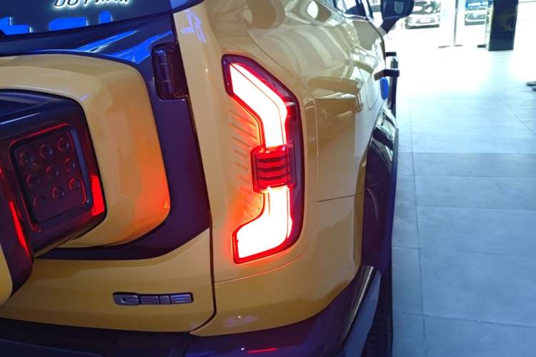 Used Deepal G318 2025 Worry-Free Adventure Edition Four-Wheel Drive Secret Realm Version Right Rear Taillight