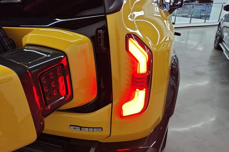 Used Deepal G318 2025 Worry-Free Adventure Edition Four-Wheel Drive Secret Realm Version Right Rear Taillight