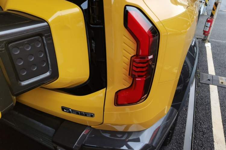 Used Deepal G318 2025 Worry-Free Adventure Edition Four-Wheel Drive Secret Realm Version Right Rear Taillight