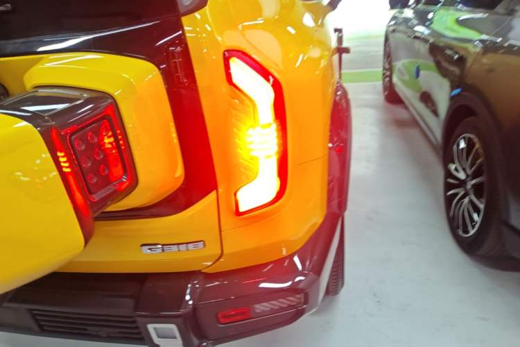 Used Deepal G318 2025 Worry-Free Adventure Edition Four-Wheel Drive Secret Realm Version Right Rear Taillight