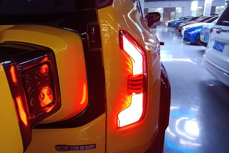 Used Deepal G318 2025 Worry-Free Adventure Edition Four-Wheel Drive Secret Realm Version Right Rear Taillight