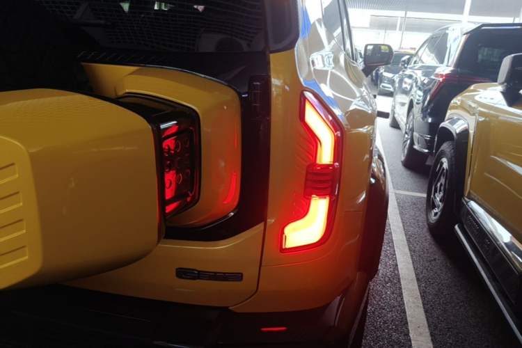 Used Deepal G318 2025 Worry-Free Adventure Edition Four-Wheel Drive Secret Realm Version Right Rear Taillight