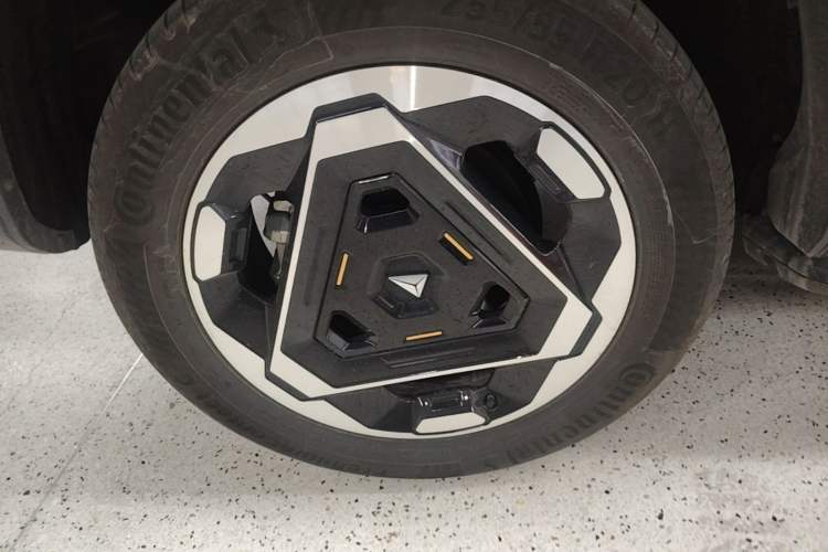 Used Deepal G318 2025 Worry-Free Adventure Edition Four-Wheel Drive Secret Realm Version Right Rear Wheel Hub