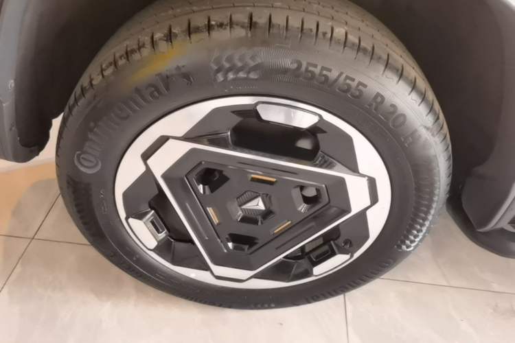 Used Deepal G318 2025 Worry-Free Adventure Edition Four-Wheel Drive Secret Realm Version Right Rear Wheel Hub