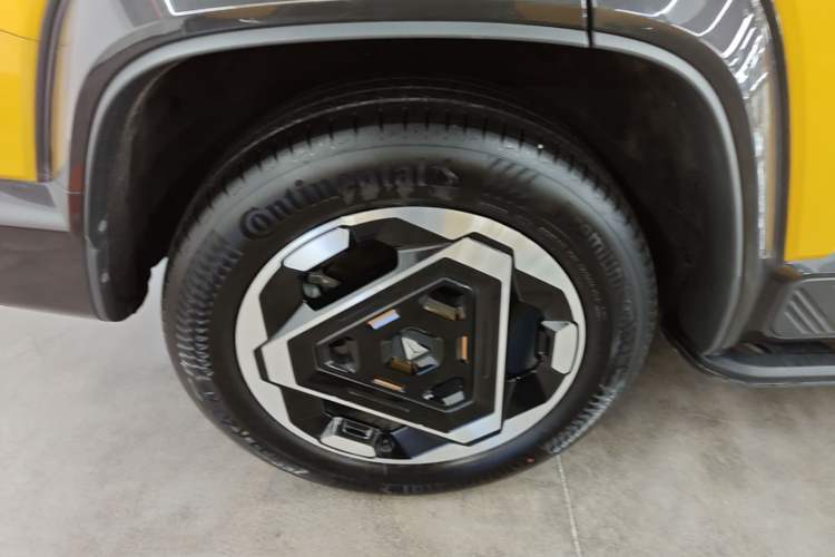 Used Deepal G318 2025 Worry-Free Adventure Edition Four-Wheel Drive Secret Realm Version Right Rear Wheel Hub