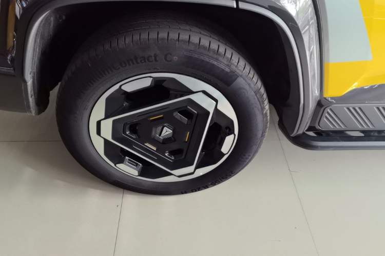Used Deepal G318 2025 Worry-Free Cross-Country Edition Four-Wheel Drive Distant Mountains Version Right Rear Wheel Hub