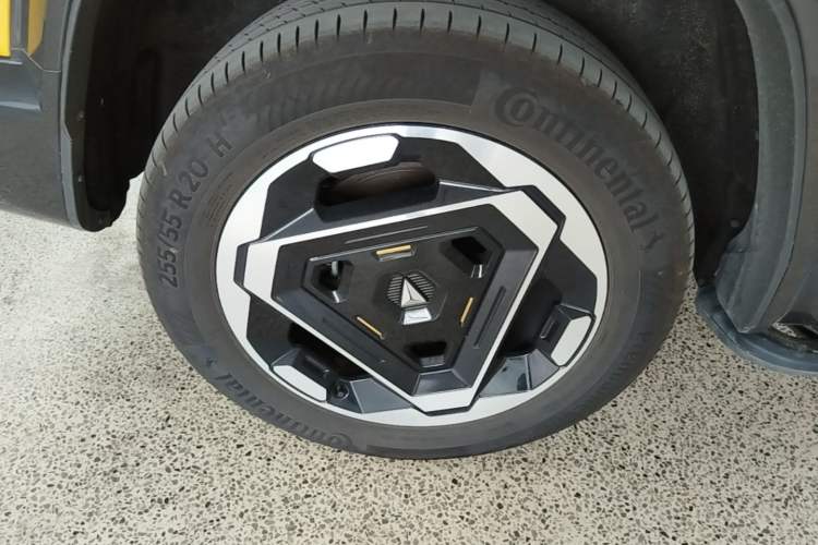 Used Deepal G318 2025 Worry-Free Adventure Edition Four-Wheel Drive Secret Realm Version Right Rear Wheel Hub