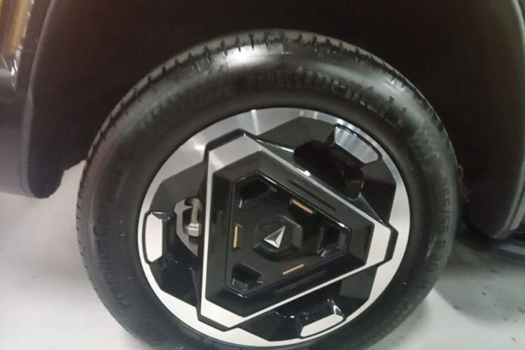 Used Deepal G318 2025 Worry-Free Adventure Edition Four-Wheel Drive Secret Realm Version Right Rear Wheel Hub