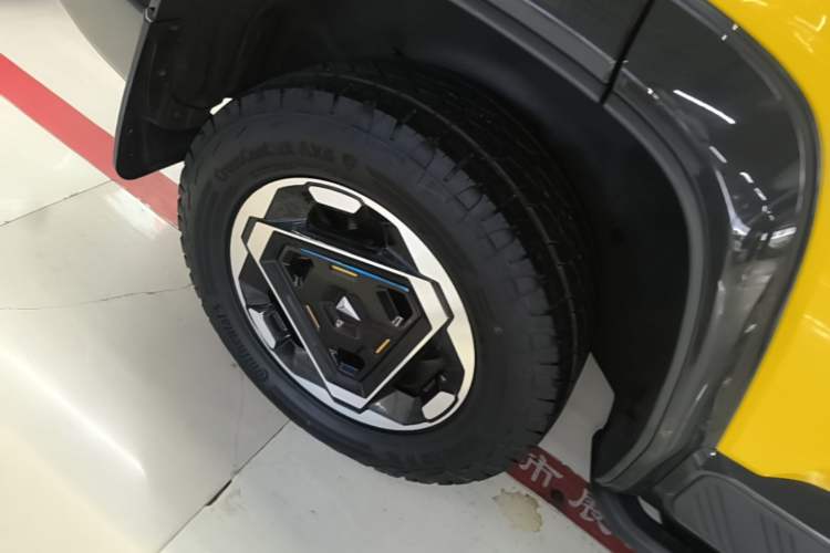 Used Deepal G318 2025 Worry-Free Adventure Edition Four-Wheel Drive Secret Realm Version Right Rear Wheel Hub