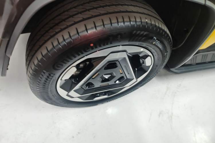 Used Deepal G318 2025 Worry-Free Adventure Edition Four-Wheel Drive Secret Realm Version Right Rear Wheel Hub