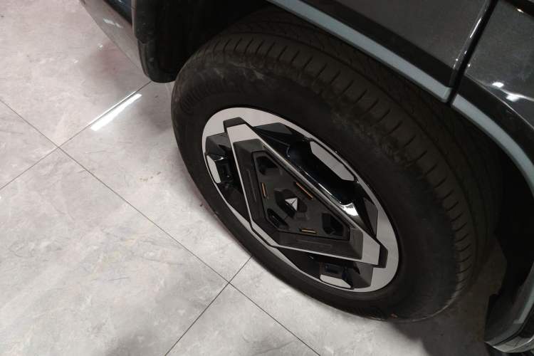 Used Deepal G318 2025 Worry-Free Adventure Edition Four-Wheel Drive Secret Realm Version Right Rear Wheel Hub