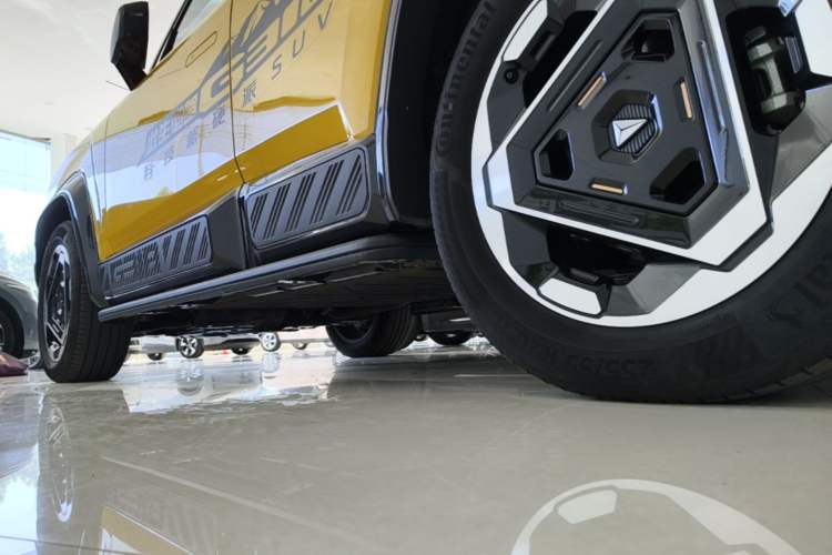 Used Deepal G318 2025 Worry-Free Adventure Edition Four-Wheel Drive Secret Realm Version Right Side Sill