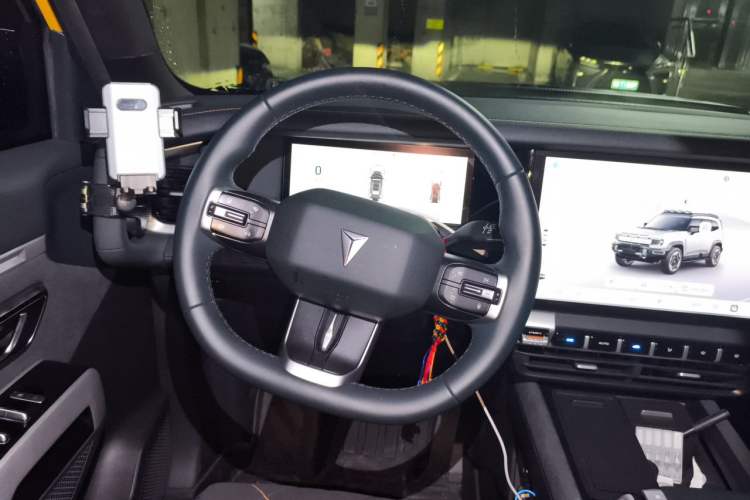 Used Deepal G318 2025 Worry-Free Adventure Edition Four-Wheel Drive Secret Realm Version Steering Wheel