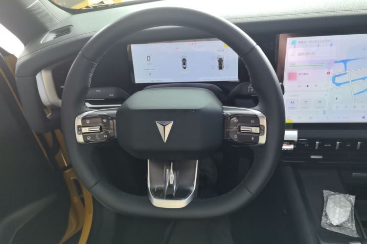 Used Deepal G318 2025 Worry-Free Cross-Country Edition Four-Wheel Drive Distant Mountains Version Steering Wheel
