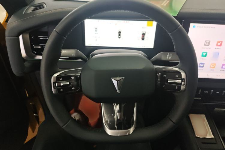 Used Deepal G318 2025 Worry-Free Cross-Country Edition Four-Wheel Drive Distant Mountains Version Steering Wheel