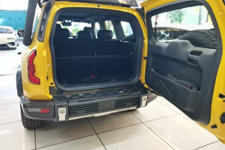 Used Deepal G318 2025 Worry-Free Cross-Country Edition Four-Wheel Drive Distant Mountains Version Trunk