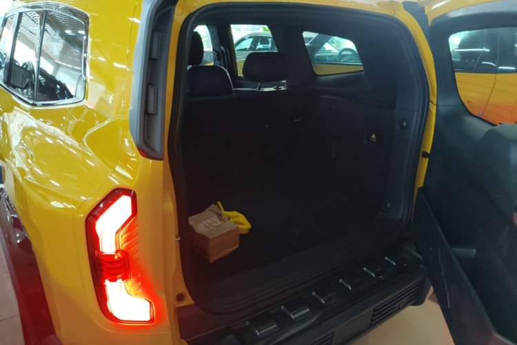 Used Deepal G318 2025 Worry-Free Adventure Edition Four-Wheel Drive Secret Realm Version Trunk