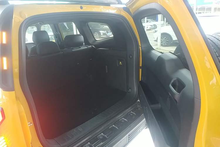 Used Deepal G318 2025 Worry-Free Adventure Edition Four-Wheel Drive Secret Realm Version Trunk