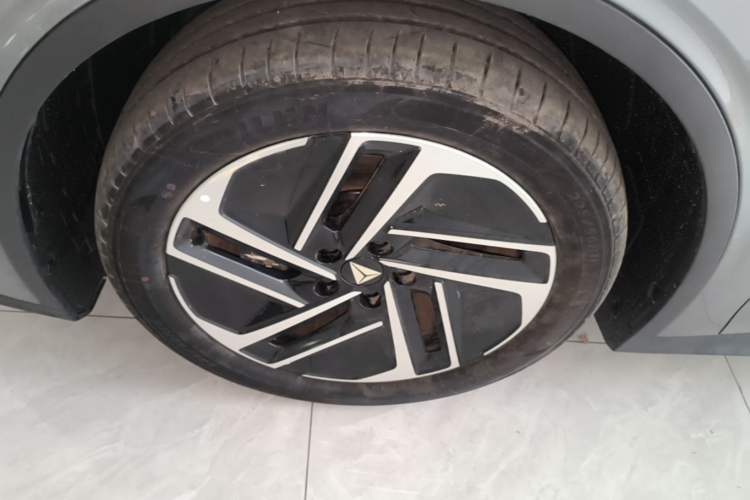 Used Deepal L06 2026 Model 560Ultra Laser Edition Left Front Wheel Hub