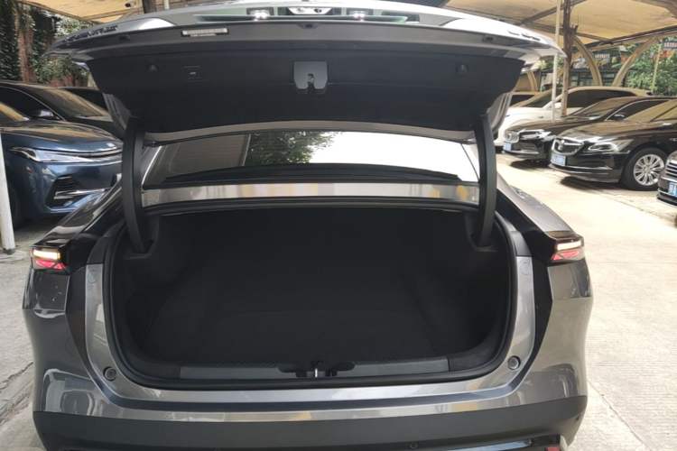 Used Deepal L06 2026 Model 560Ultra+ Laser Edition Trunk