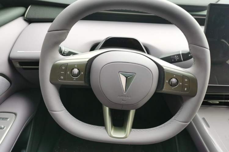 Used Deepal L06 2026 Model 560Ultra+ Laser Edition Steering Wheel