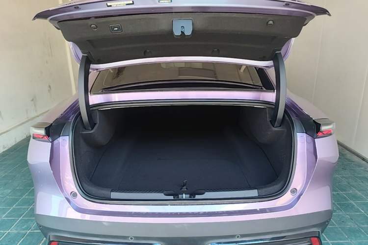 Used Deepal L06 2026 Model 560Ultra Laser Edition Trunk