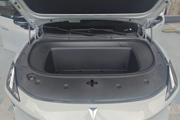 Used Deepal L06 2026 Model, 245 Ultra+ Laser Version Engine Bay