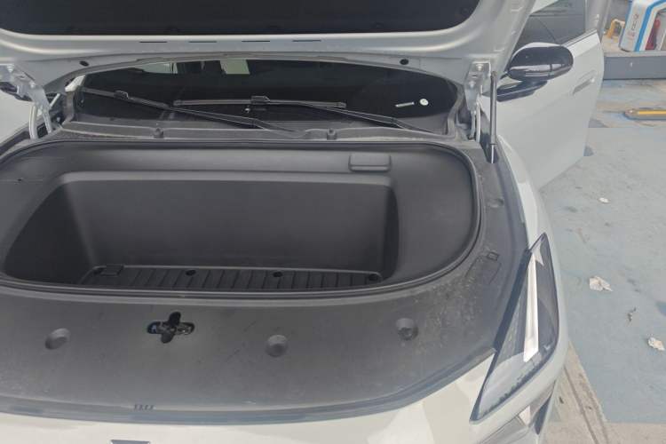 Used Deepal L06 2026 Model, 245 Ultra+ Laser Version Engine Bay Left