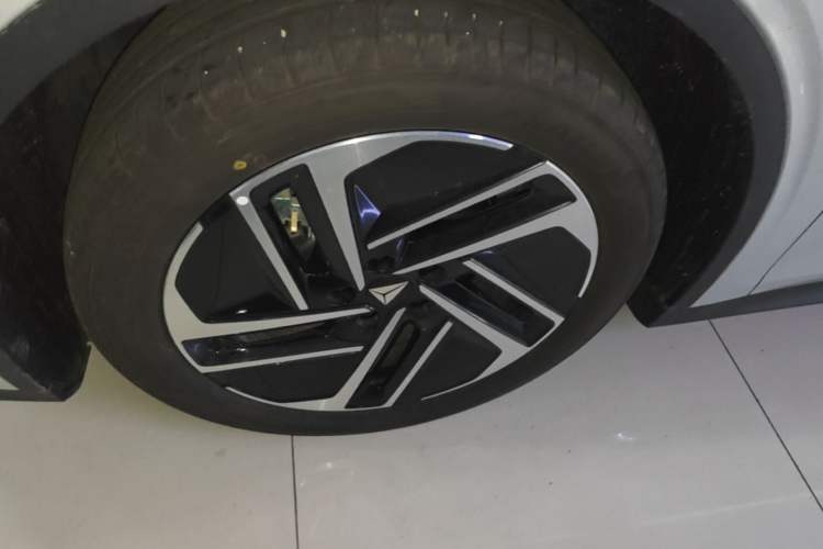 Used Deepal L06 2026 Model 670Ultra Laser Edition Left Front Wheel Hub
