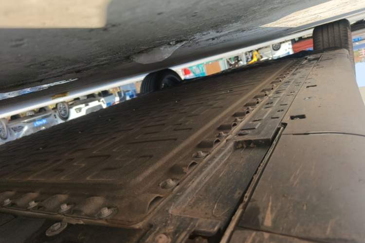 Used Deepal L06 2026 Model 560Ultra Laser Edition Right Side Sill