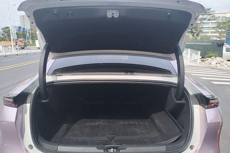 Used Deepal L06 2026 Model 560Ultra+ Laser Edition Trunk