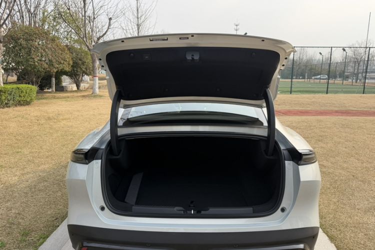 Used Deepal L06 2026 Model 560Ultra+ Laser Edition Trunk