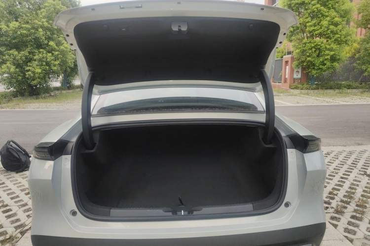 Used Deepal L06 2026 Model 560Ultra Laser Edition Trunk