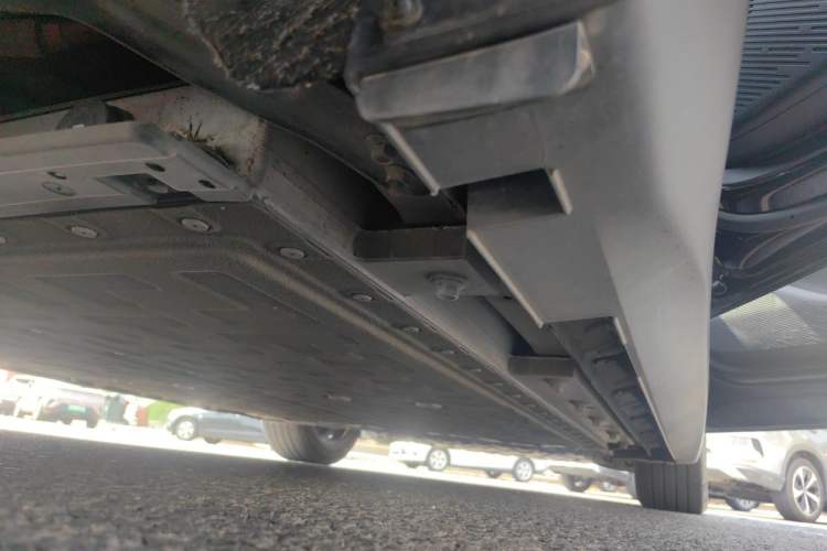 Used Deepal L07 2024 530 Max Qiankun Intelligent Driving ADS SE Pure Electric Version Chassis Rear Right