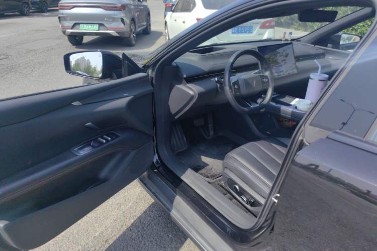 Used Deepal L07 2024 530 Max Qiankun Intelligent Driving ADS SE Pure Electric Version Driver Seat