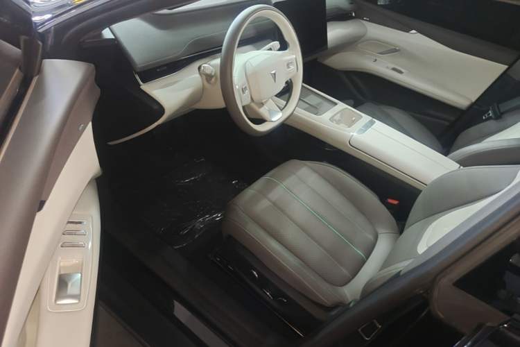 Used Deepal L07 2024 230Max Range-Extended Version Driver Seat