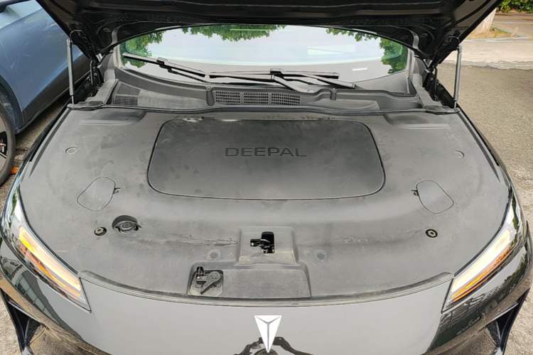 Used Deepal L07 2024 230Max Range-Extended Version Engine Bay