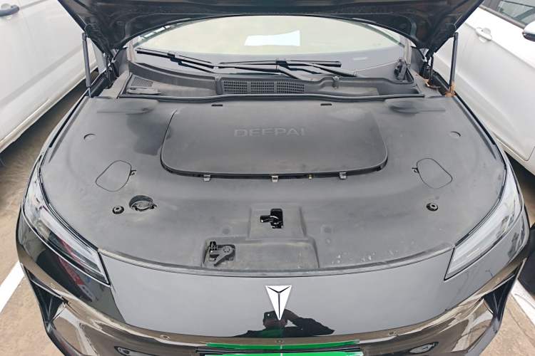 Used Deepal L07 2024 230Max Range-Extended Version Engine Bay