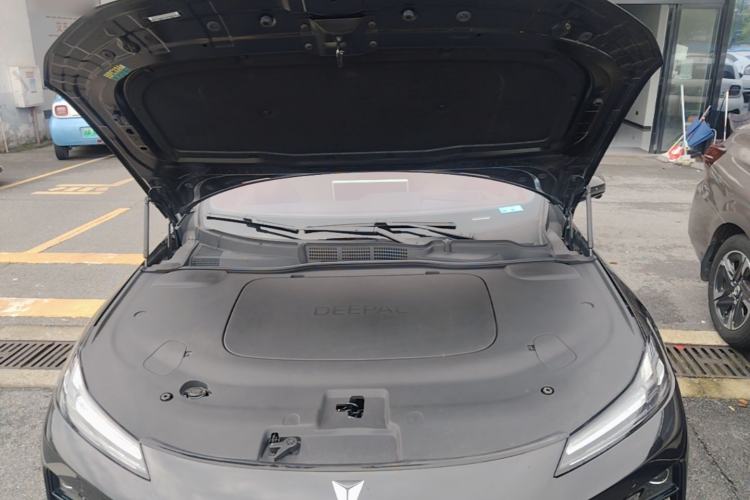 Used Deepal L07 2024 300Max Extended-Range Version Engine Bay