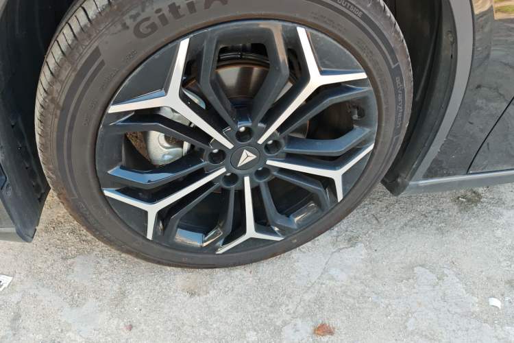 Used Deepal L07 2024 230Max Range-Extended Version Exterior 3