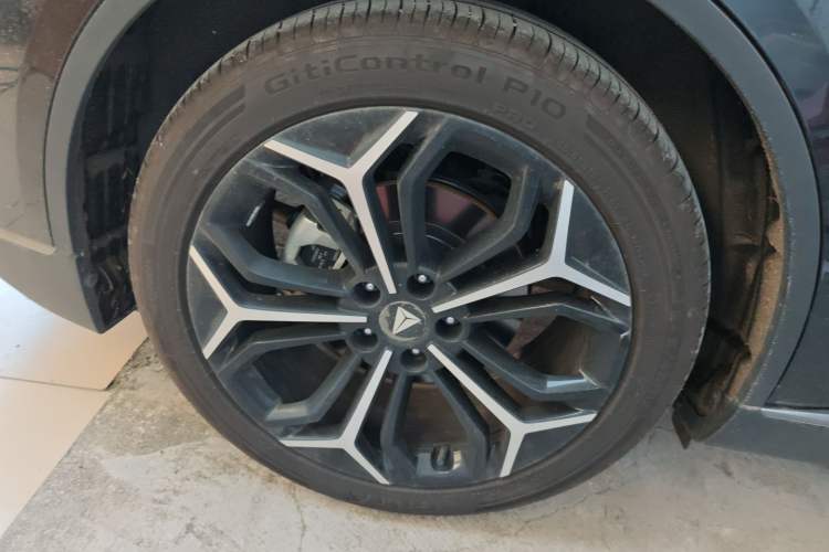 Used Deepal L07 2024 230Max Range-Extended Version Exterior 4