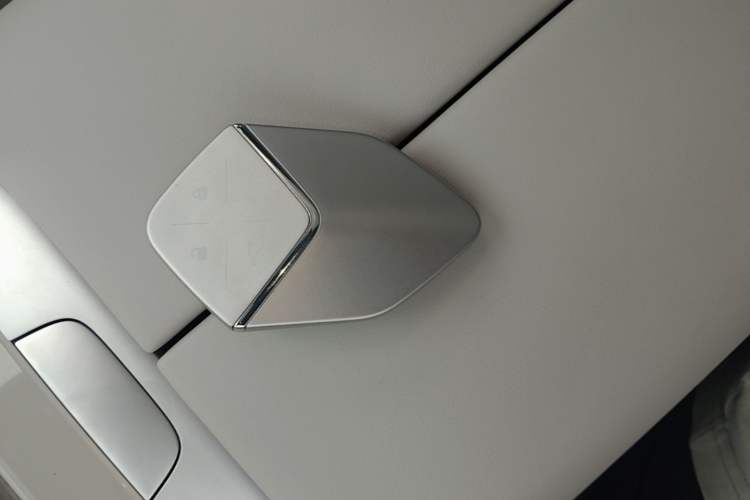 Used Deepal L07 2024 300Max Extended-Range Version Interior 1