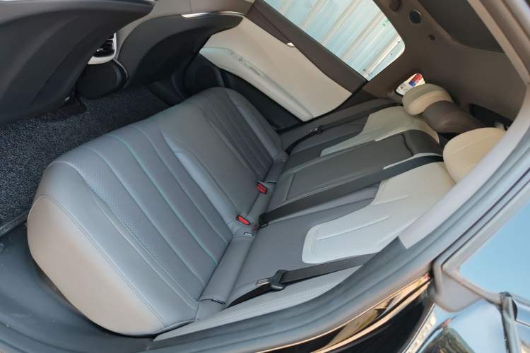 Used Deepal L07 2024 230Max Range-Extended Version Interior 4