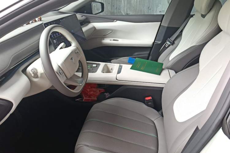 Used Deepal L07 2024 230Max Range-Extended Version Left Front Seat