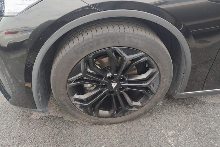 Used Deepal L07 2024 300Max Extended-Range Version Left Front Wheel Hub