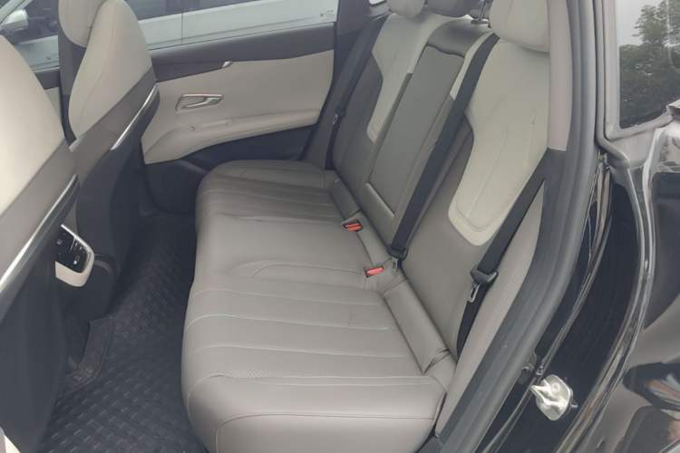 Used Deepal L07 2024 230Max Range-Extended Version Left Rear Seat
