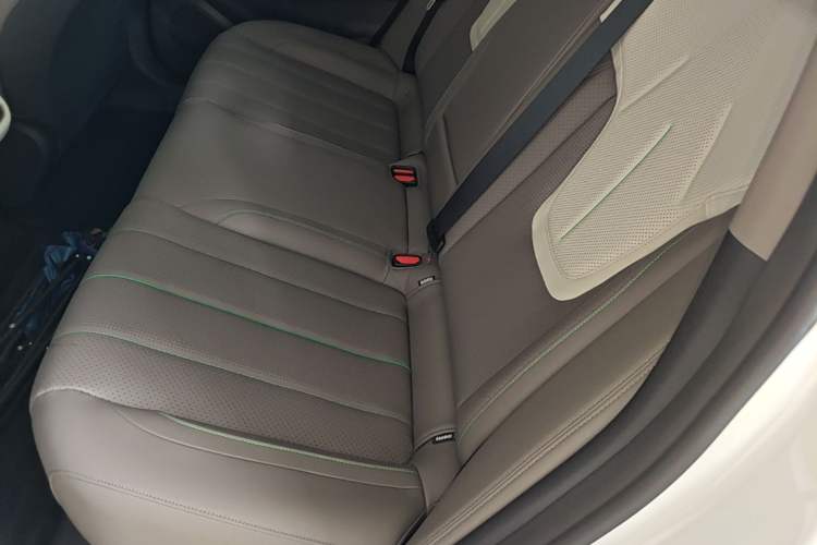 Used Deepal L07 2024 230Max Range-Extended Version Left Rear Seat